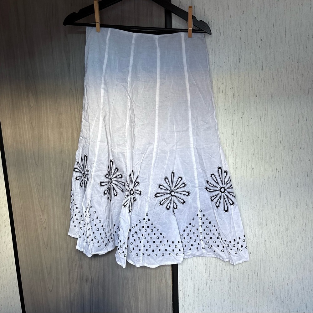 Allison Taylor 100% Cotton white black floral skirt fit and flare long tailored